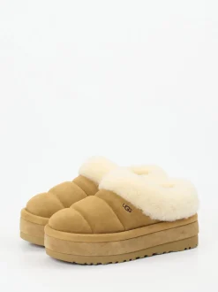 UGG – Hausschuh aus Veloursleder mit Lammfellfutter