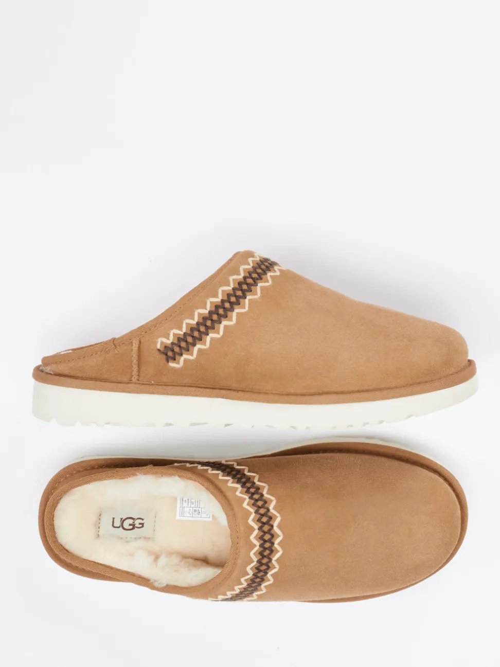 UGG – Hausschuh aus Veloursleder cognacbraun
