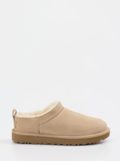 UGG – Hausschuhe aus Veloursleder mit Lammfell
