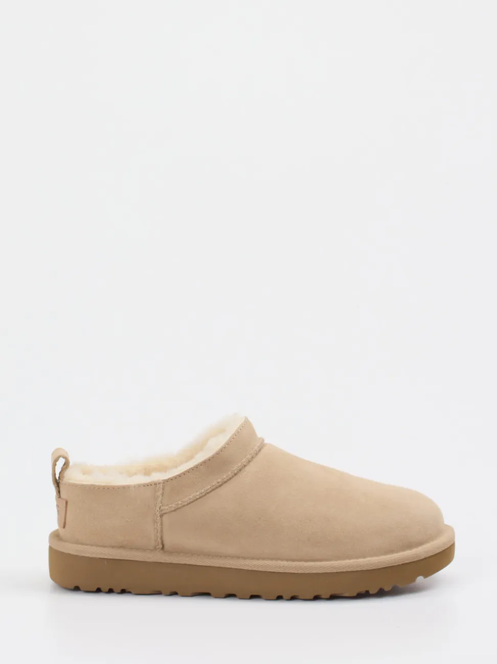 UGG – Hausschuhe aus Veloursleder mit Lammfell