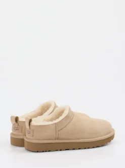 UGG – Hausschuhe aus Veloursleder mit Lammfell