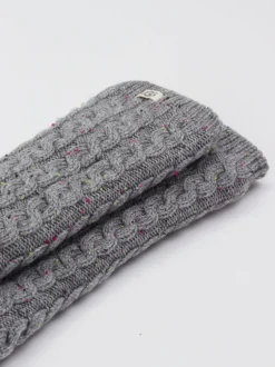 UGG – Haussocken aus Textil mit Zopfmuster