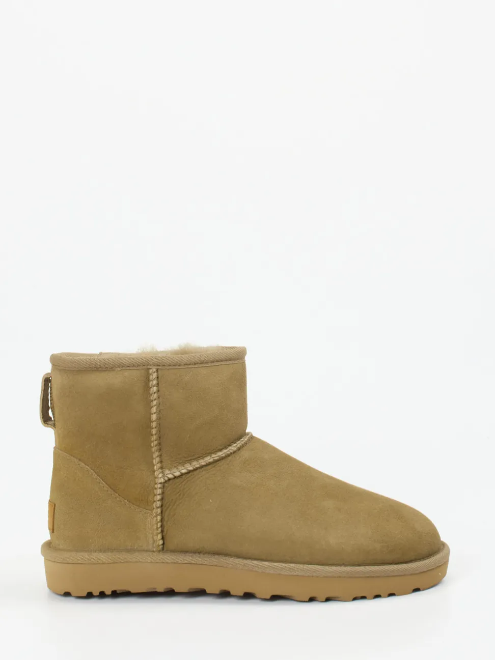 UGG – Lammfell-Boots aus Veloursleder sandbeige