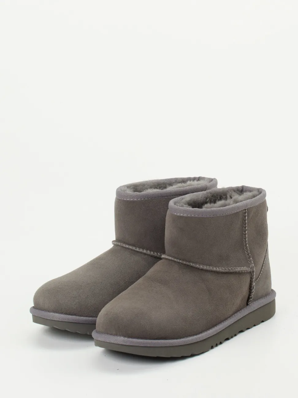UGG – Lammfell-Boots aus Veloursleder anthrazit