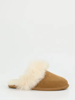 UGG – Lammfell-Hausschuh aus Veloursleder camel