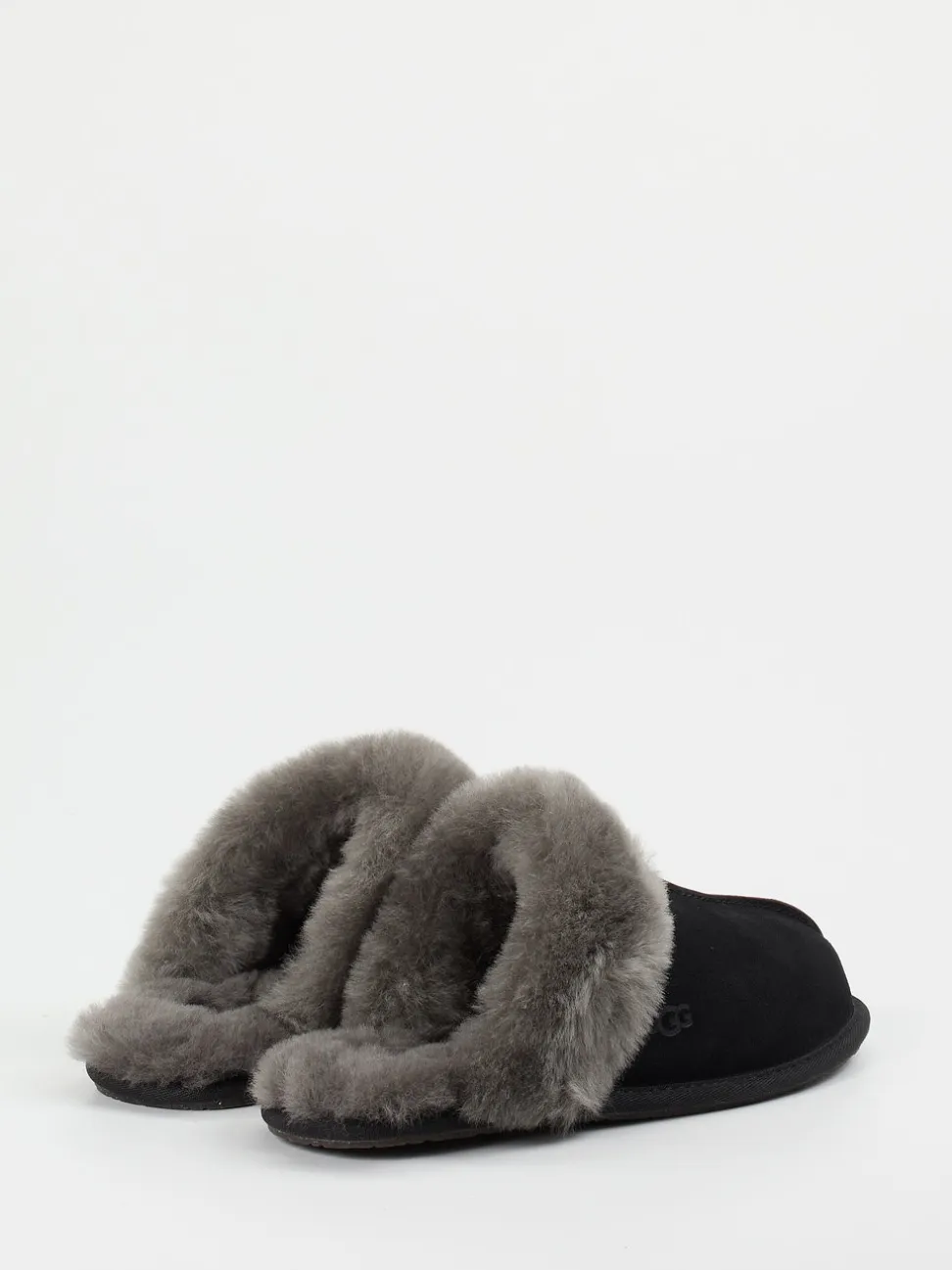 UGG – Lammfell-Pantoffeln aus Veloursleder schwarz
