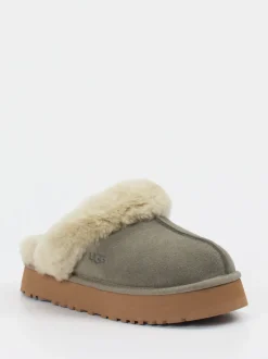 UGG – Pantoffeln aus Veloursleder mit Lammfell
