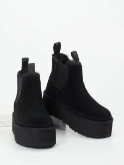 UGG – Plateau-Chelsea Boots aus Veloursleder Schwarz