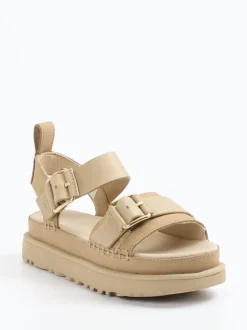 UGG – Plateau-Sandale aus Nubukleder Beige