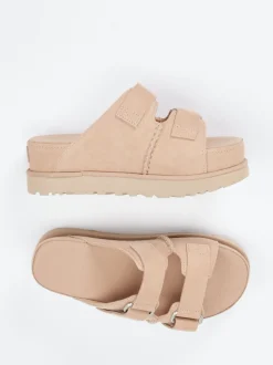 UGG – Plateau-Sandalen aus Veloursleder beige