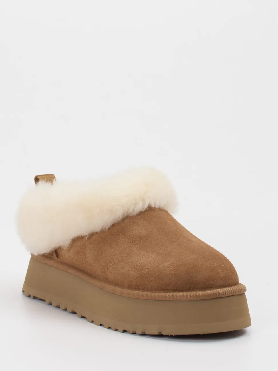 UGG – Plattform-Hausschuh aus Veloursleder karamellbraun