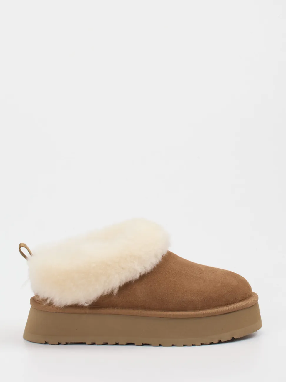 UGG – Plattform-Hausschuh aus Veloursleder karamellbraun