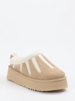 UGG – Plattform-Pantoletten aus Veloursleder Beige