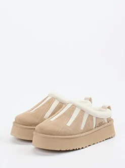 UGG – Plattform-Pantoletten aus Veloursleder Beige