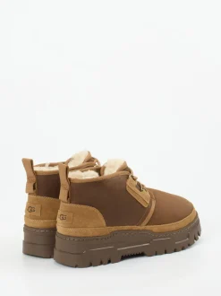 UGG – Schnürboots aus Fettleder in Braun