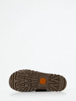 UGG – Schnürboots aus Fettleder in Braun