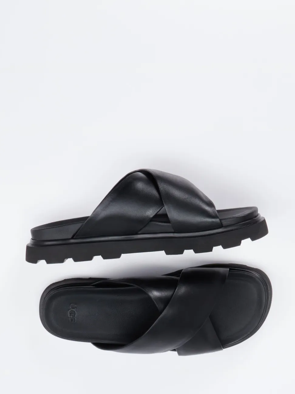 UGG – Slides aus Kalbleder in Schwarz