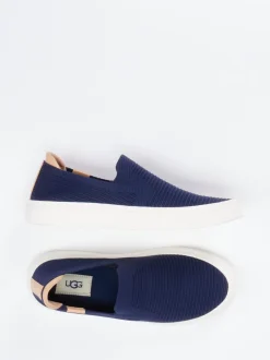 UGG – Slip-On Sneaker aus Stricktextil marineblau