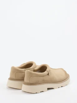 UGG – Slipper aus Veloursleder beigefarben