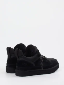 UGG – Sneaker aus Veloursleder schwarz gefüttert