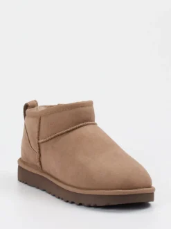 UGG – Stiefeletten aus Veloursleder sandbraun