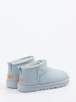 UGG – Stiefeletten aus Veloursleder in Hellblau