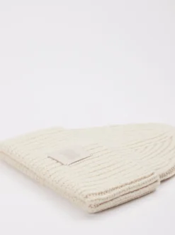 UGG – Strickmütze aus Textil in Cremeweiß