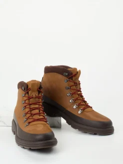 UGG – Wanderstiefel aus Nubukleder in Braun