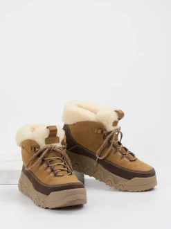 UGG – Winterboots aus Veloursleder cognacbraun