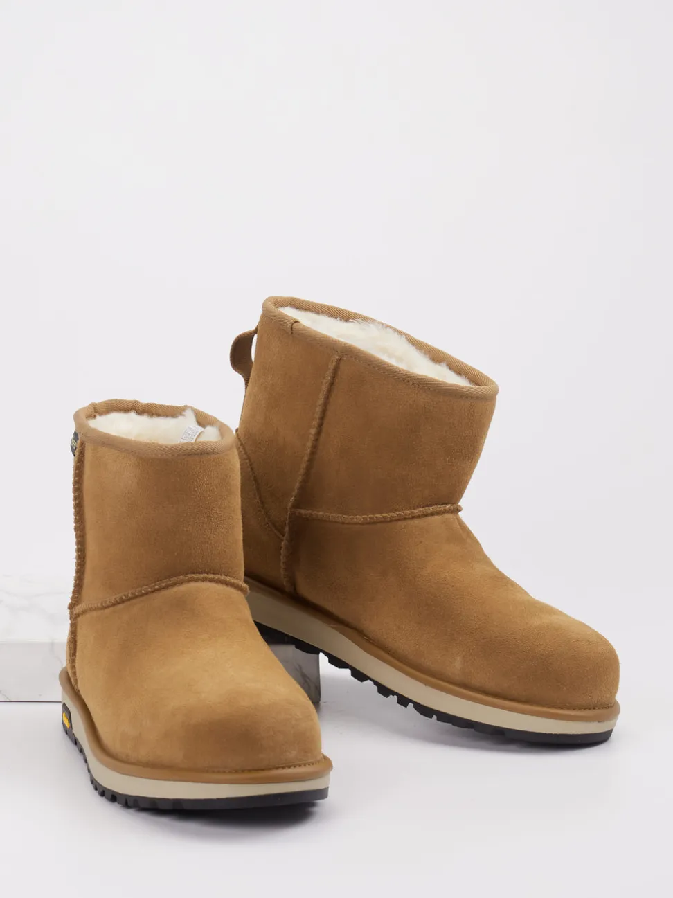 UGG – Winterboots aus Veloursleder cognacbraun