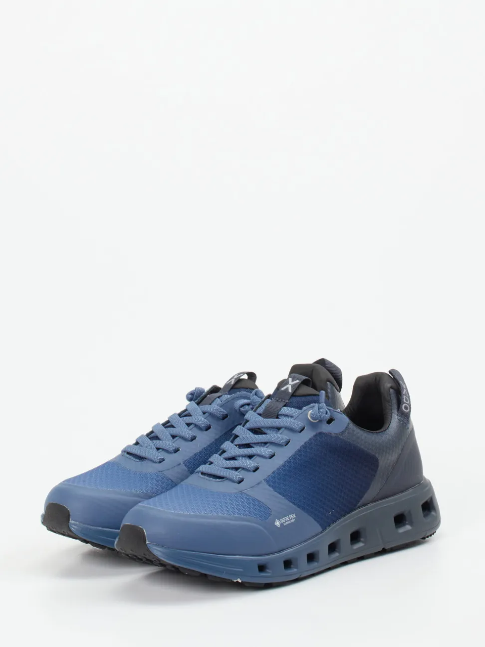 Vado – Performance-Sneaker aus Mesh und Synthetik blau