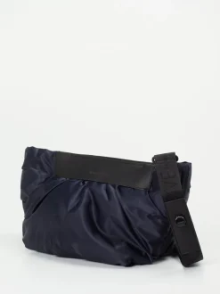 VeeCollective Berlin – Schultertasche aus Nylon in Dunkelblau