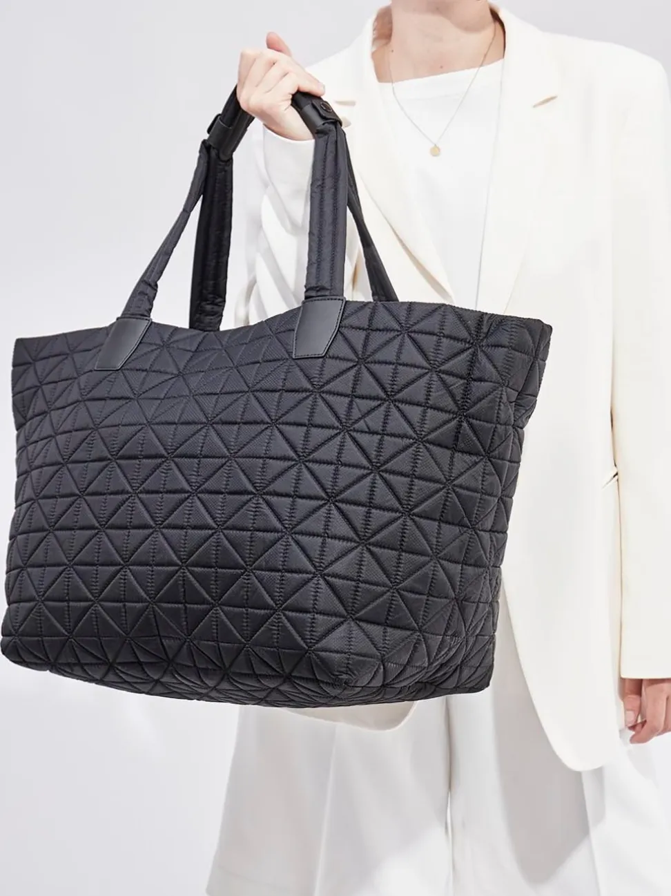VeeCollective Berlin – Shopper aus Nylon mit Steppung