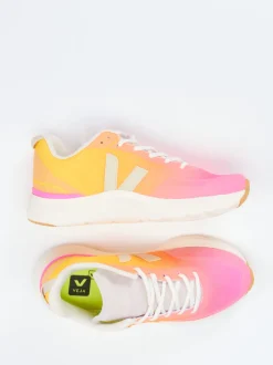 VEJA – Laufschuhe aus veganem Mesh in Orange