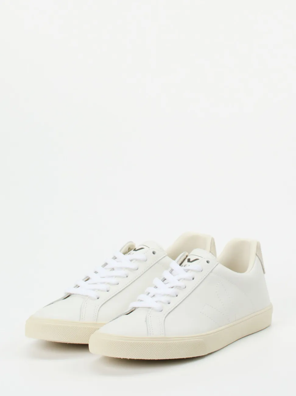 VEJA – Low-Top Sneaker aus Leder in Weiß