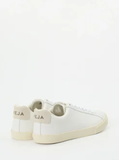 VEJA – Low-Top Sneaker aus Leder in Weiß