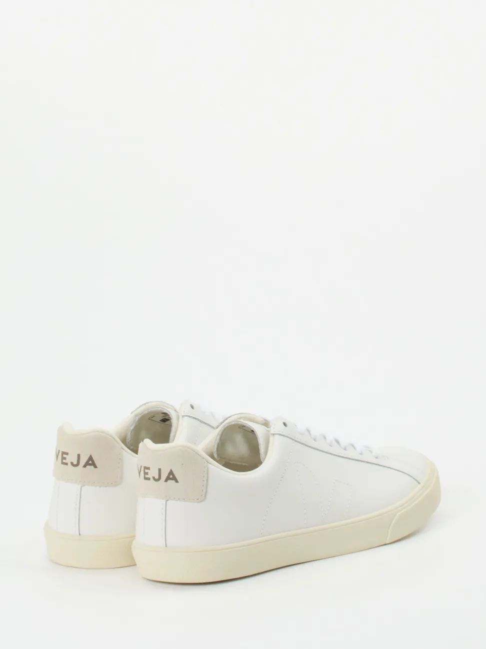 VEJA – Low-Top Sneaker aus Leder in Weiß