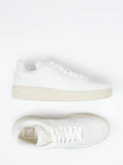VEJA – Low-Top-Sneaker aus Kalbleder Off-White