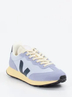 VEJA – Retro-Sneaker aus Mesh und Veloursleder Pastellblau
