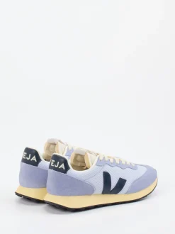 VEJA – Retro-Sneaker aus Mesh und Veloursleder Pastellblau