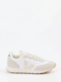 VEJA – Retro-Sneaker aus Mesh und Veloursleder beige