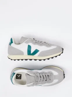 VEJA – Retro-Sneaker aus Mesh und Veloursleder Offwhite