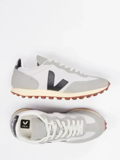 VEJA – Retro-Sneaker aus Textil und Veloursleder Offwhite
