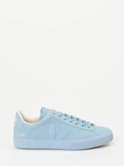 Veja – Sneaker aus genarbtem Leder Pastellblau
