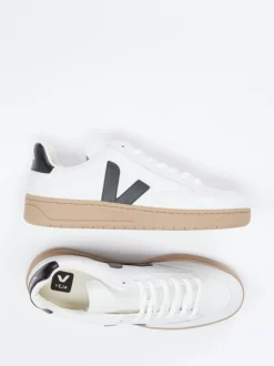 VEJA – Sneaker aus Kalbleder in Weiß