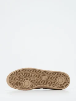 VEJA – Sneaker aus Kalbleder in Weiß