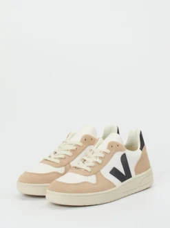 VEJA – Sneaker aus Kalbleder und Veloursleder cremeweiß