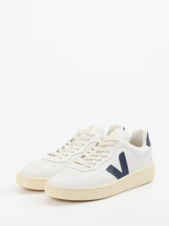 VEJA – Sneaker aus Kalbleder in Cremeweiß