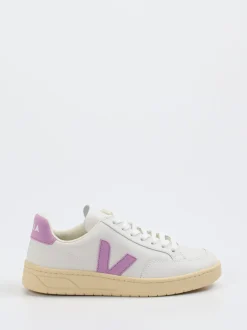 VEJA – Sneaker aus Kalbleder in Offwhite