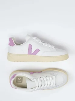 VEJA – Sneaker aus Kalbleder in Offwhite